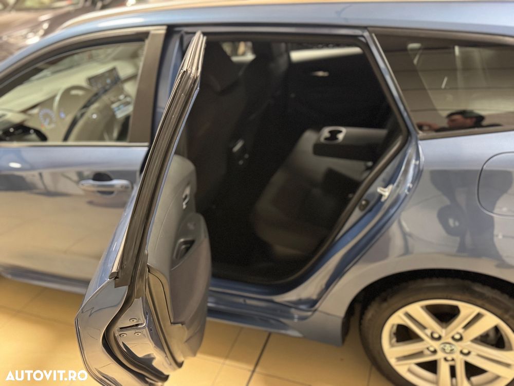 Toyota Corolla 1.8 HSD Dynamic - 9