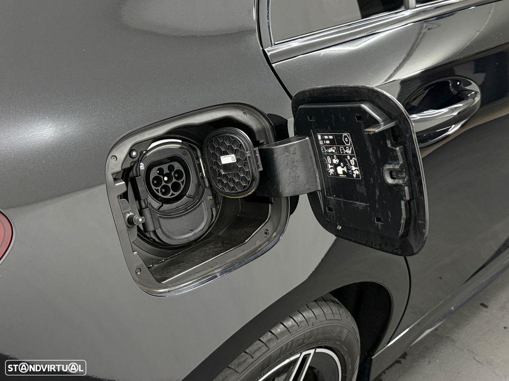 Mercedes-Benz A 250 e AMG Line - 30