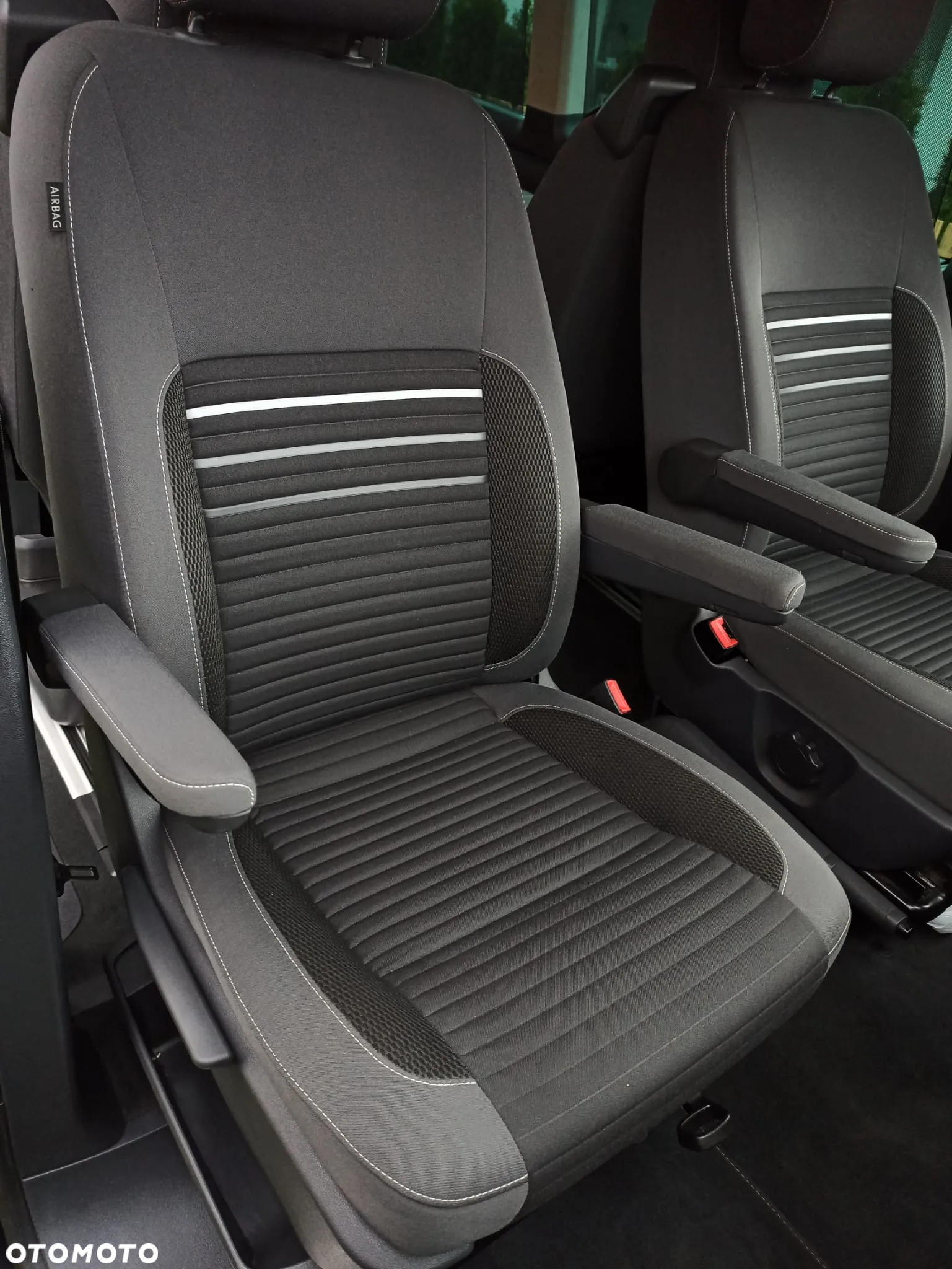 Volkswagen Multivan - 9