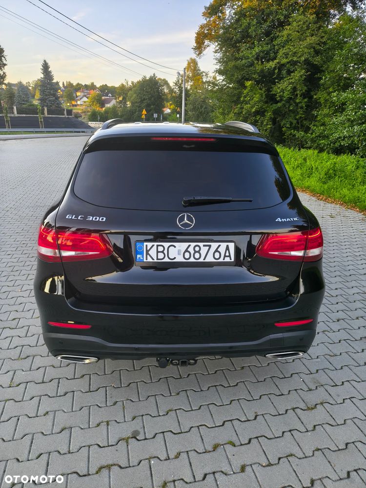 Mercedes-Benz GLC - 11