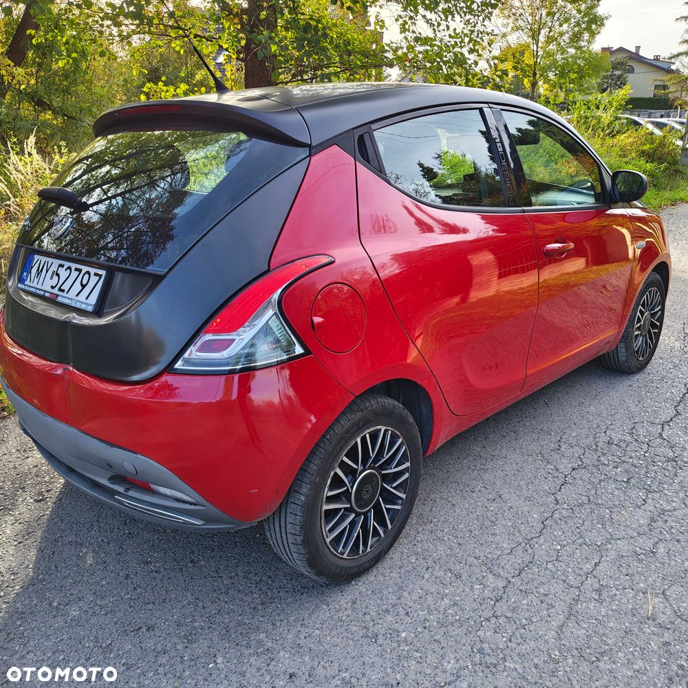 Lancia Ypsilon - 4