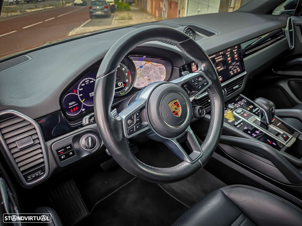 Porsche Cayenne Coupé E-Hybrid - 15