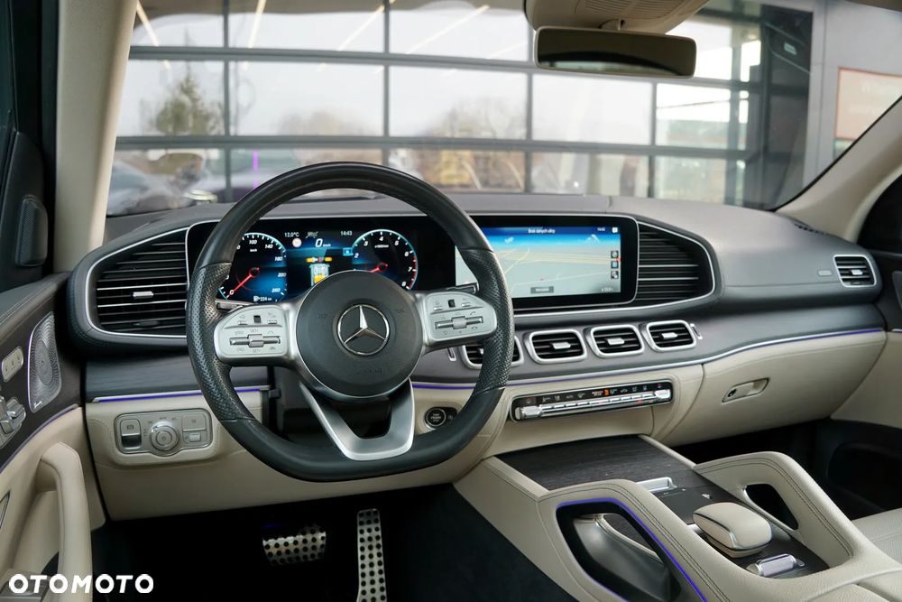 Mercedes-Benz GLS - 29