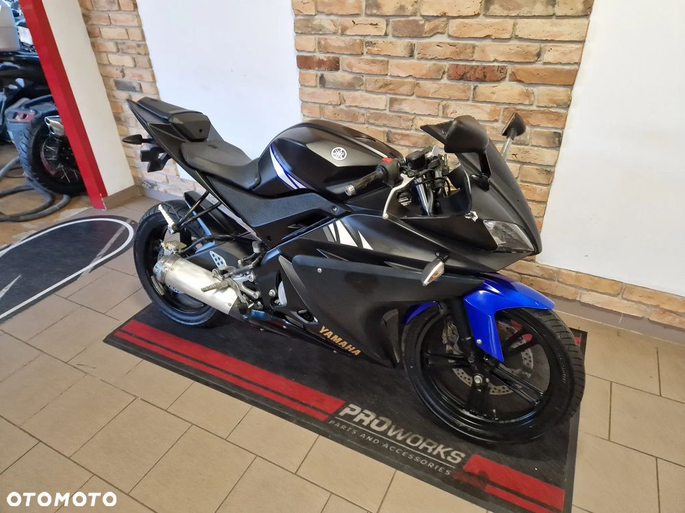 Yamaha YZF - 4