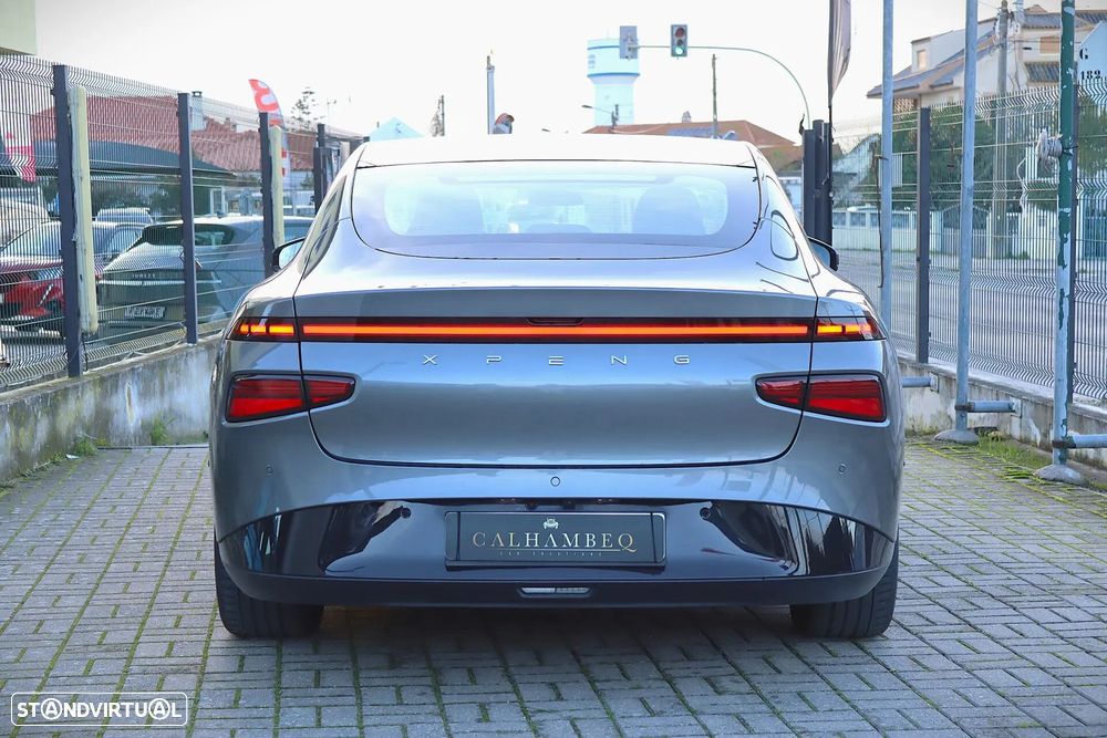 Xpeng P7i 86.2 kWh Long Range - 10