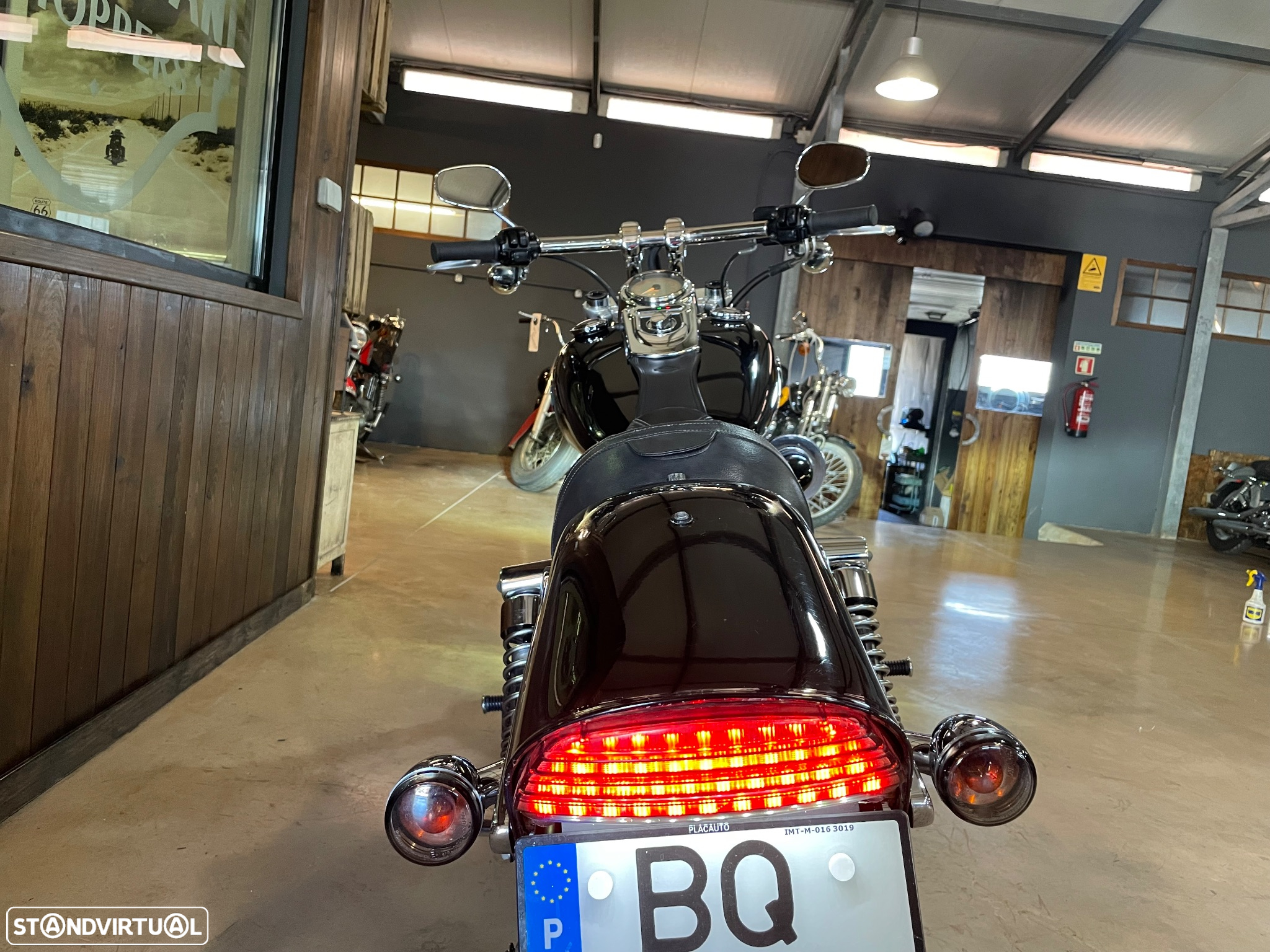 Harley-Davidson Dyna Fat Bob - 4