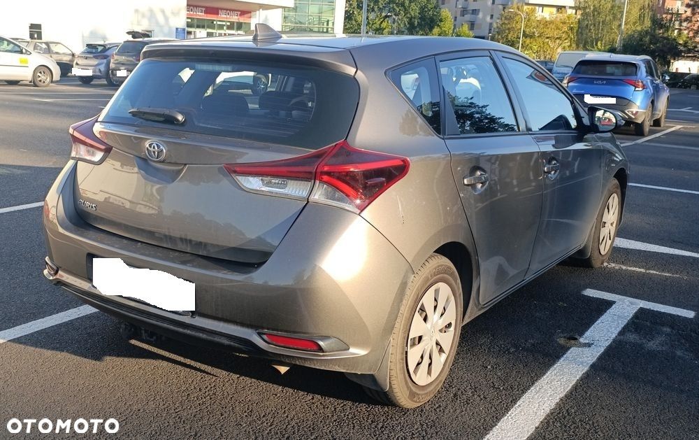 Toyota Auris - 4