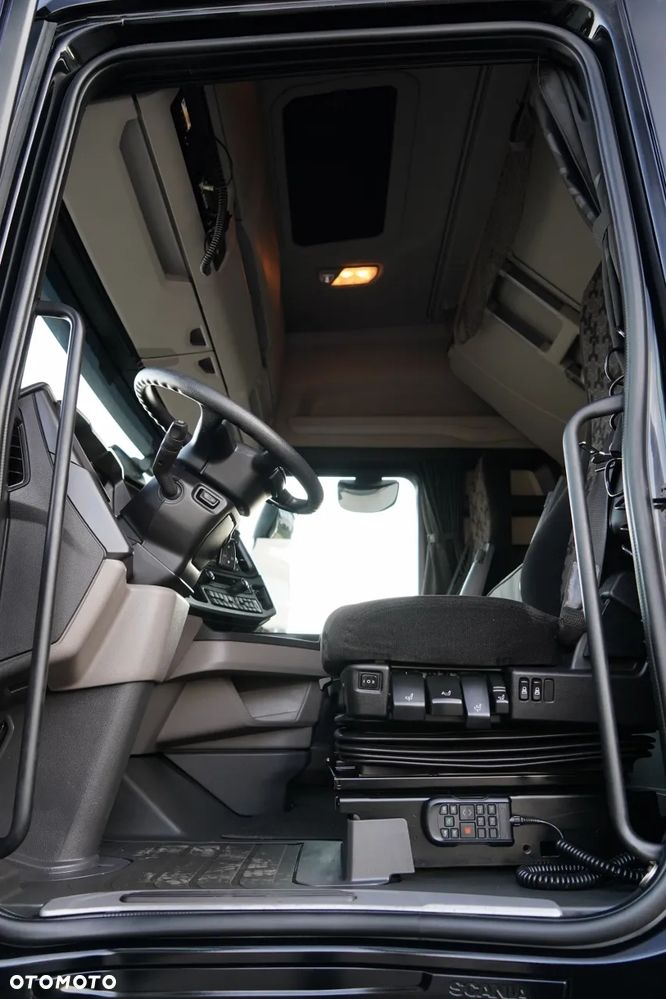 Scania S 500 / RETARDER / LOW DECK / MEGA / BAKI 1 400 L / KLIMA POSTOJOWA / PO ZŁOTYM KONTRAKCIE SERWISOWYM / - 24