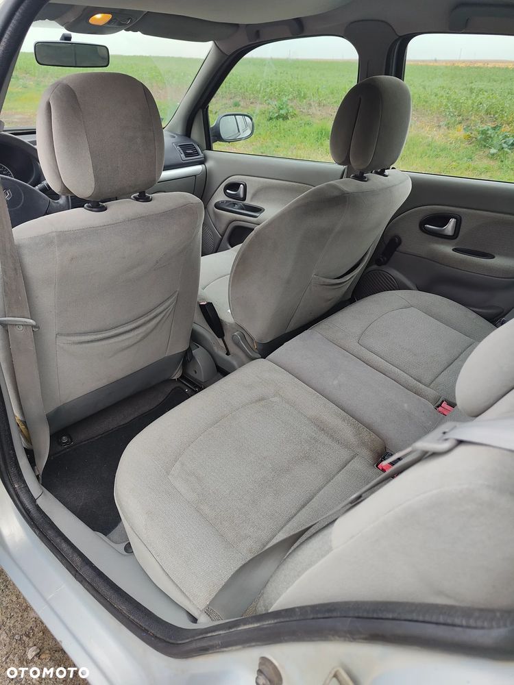 Renault Clio - 7