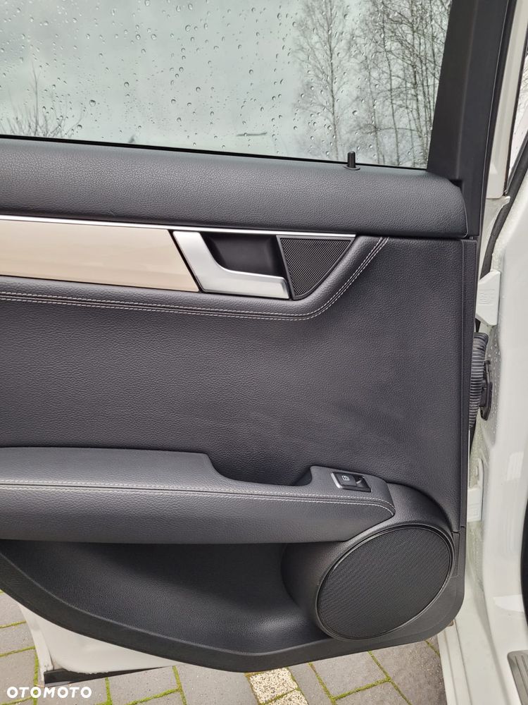 Mercedes-Benz Klasa C 180 7G-TRONIC - 12