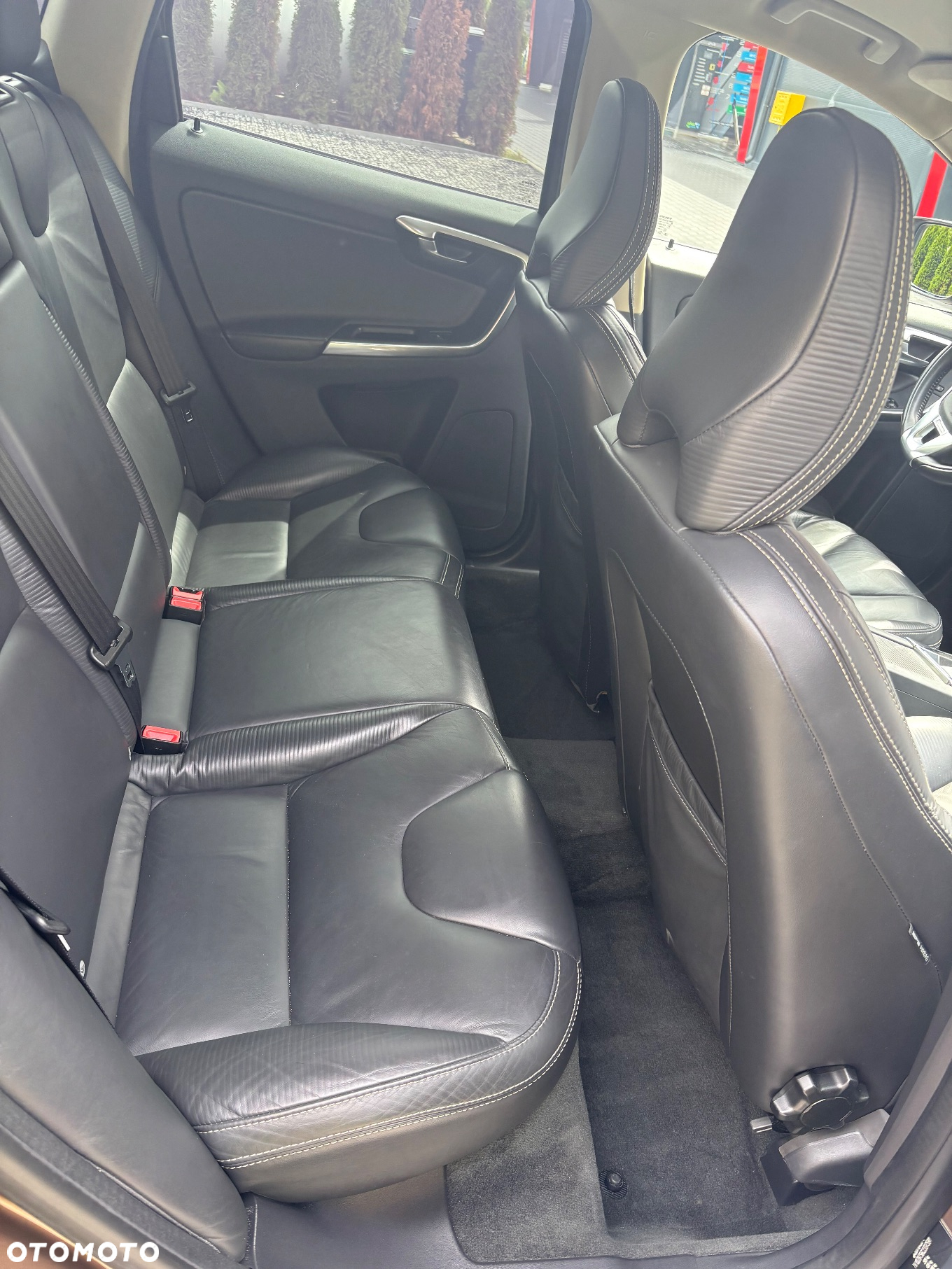 Volvo XC 60 2.4D AWD RDesign - 8