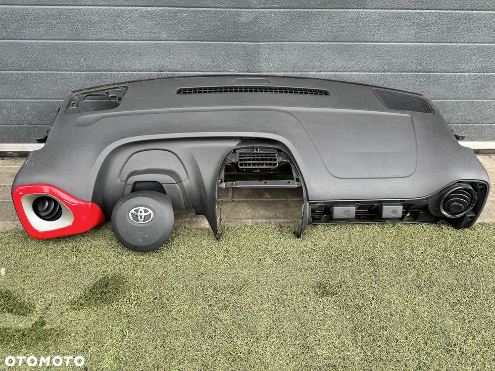 TOYOTA AYGO 2 II B4 LIFT 18- PODUSZKI AIRBAG DESKA KONSOLA KOKPIT - 1