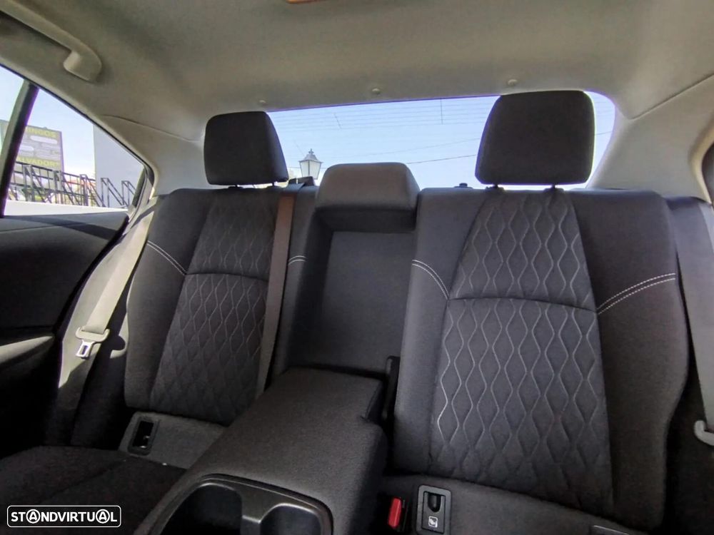 Toyota Corolla 1.8 Hybrid Exclusive - 12