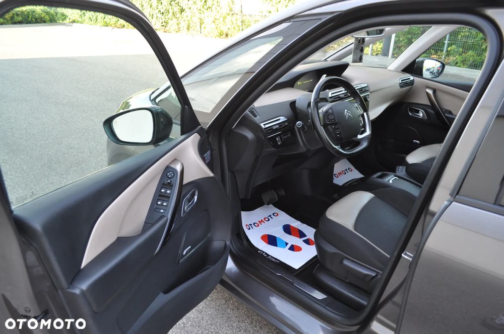 Citroën C4 Grand Picasso - 11