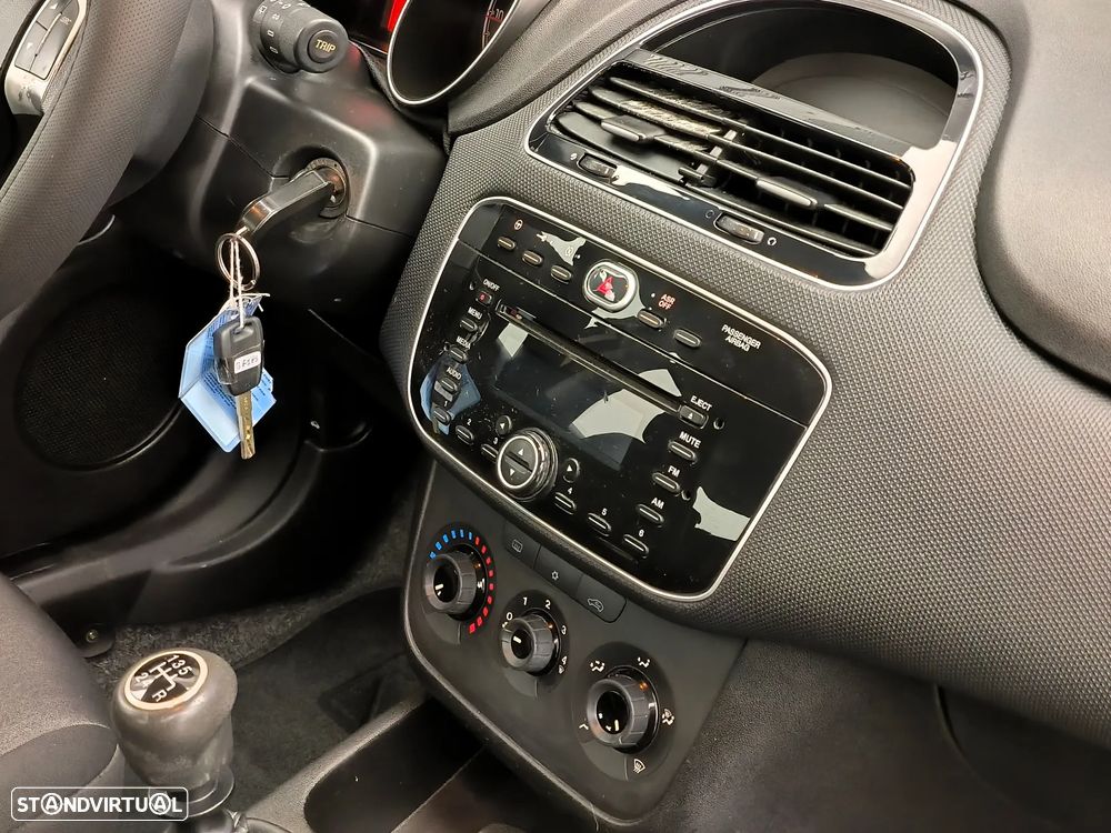 Fiat Punto 1.2 Lounge S&S - 11