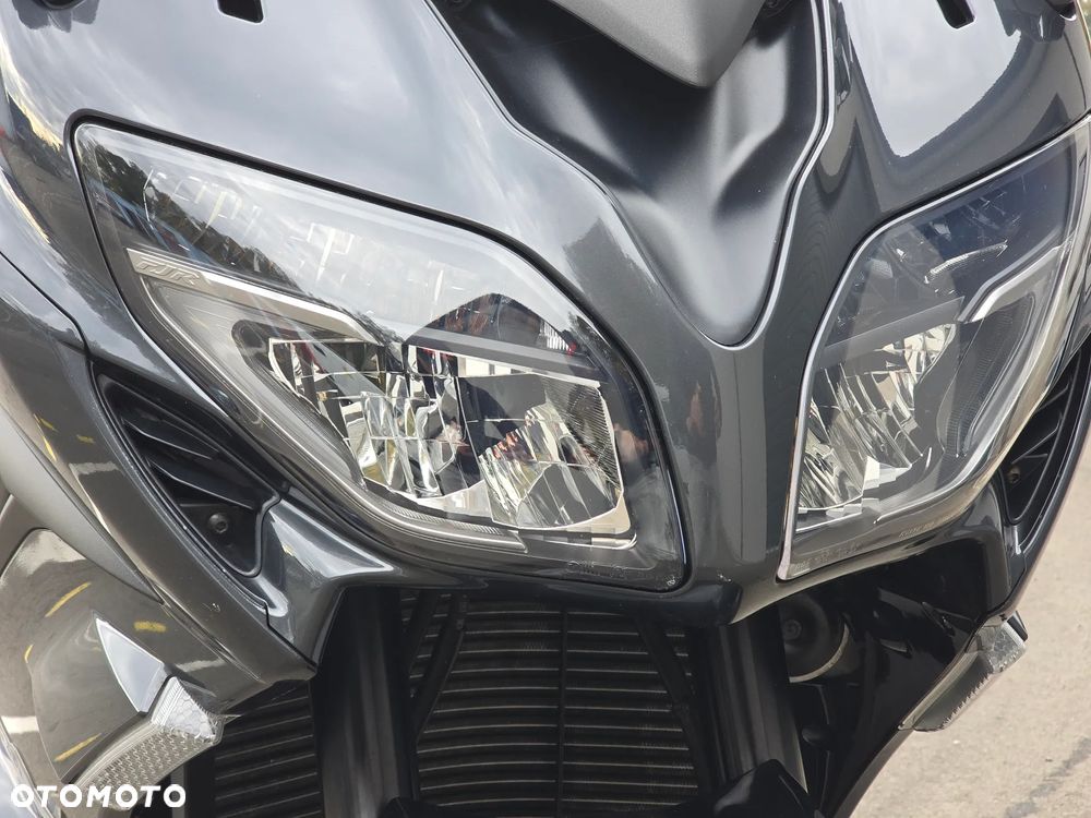 Yamaha FJR - 32
