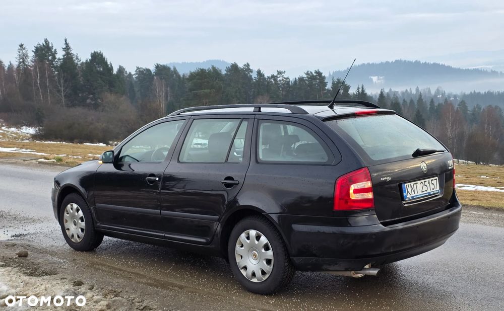 Skoda Octavia 1.6 Ambiente - 6