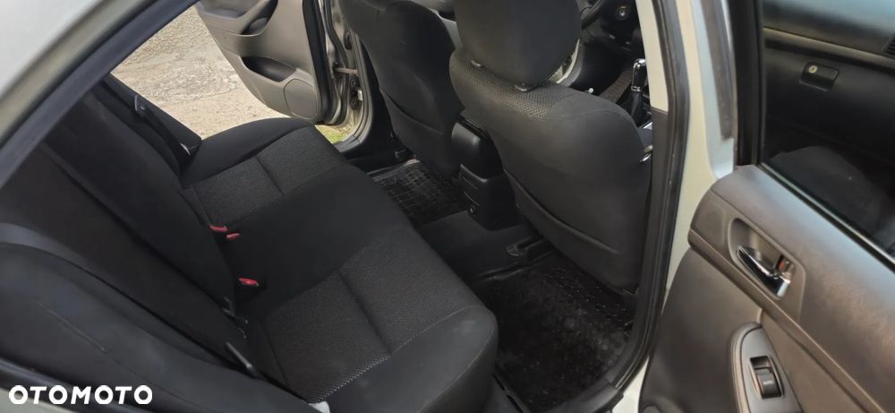 Toyota Avensis 1.8 VVT-i - 21
