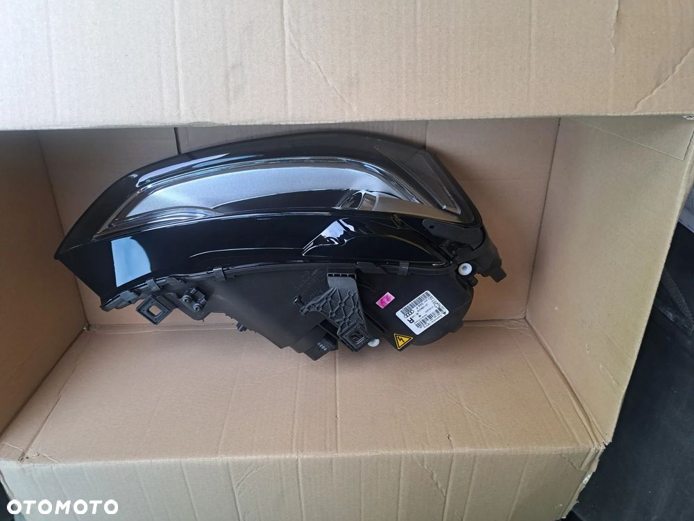 Nowa nieużywana oryginalna Aso lampa przednia prawa Audi A4 B8 lift biksenon neon led. Kod producenta:8KO 941 044 F - 5