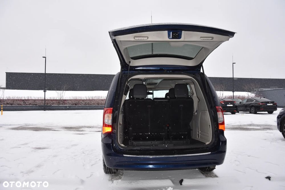 Chrysler Town & Country 3.6 Touring - 11