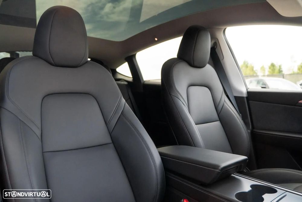 Tesla Model Y Performance Dual Motor AWD - 26