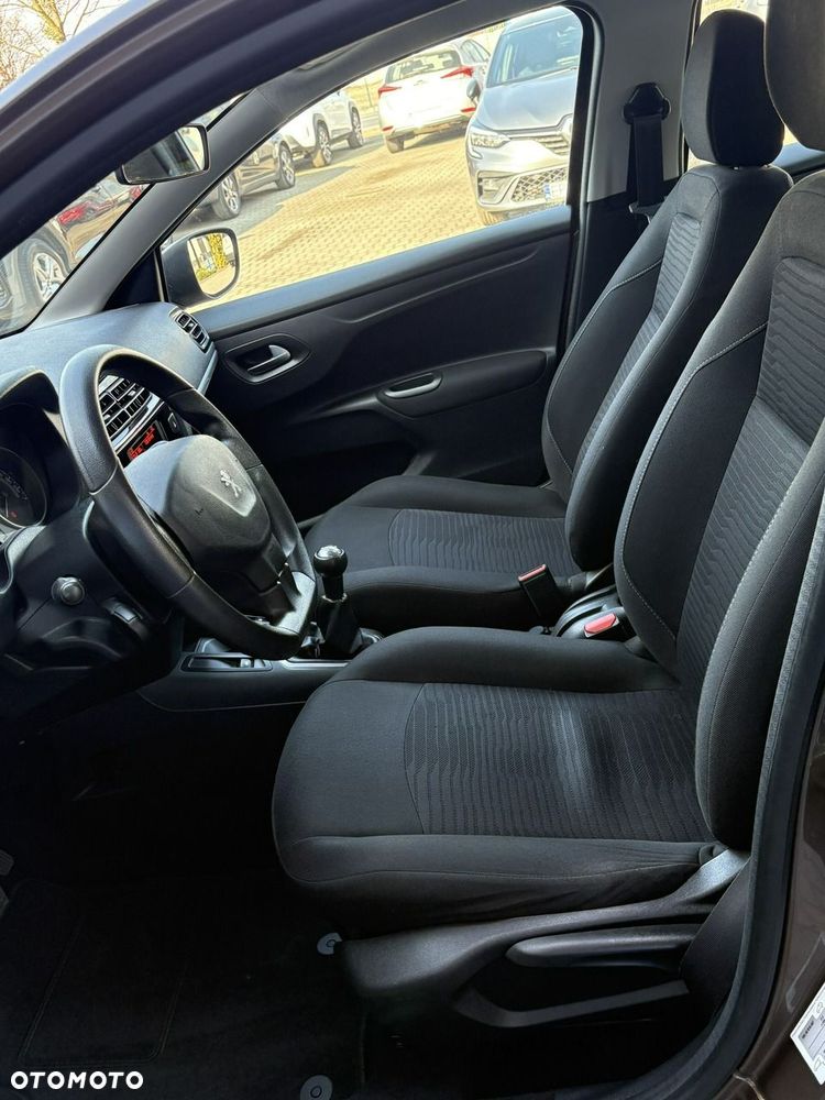Peugeot 301 - 12