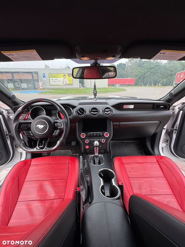 Ford Mustang - 6