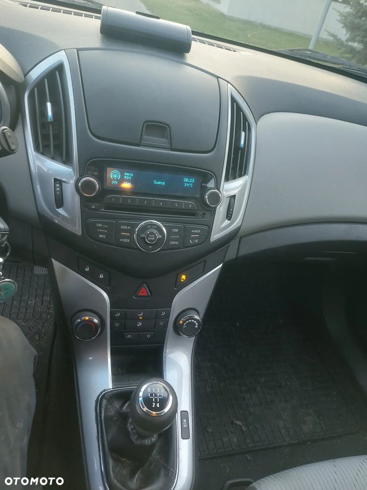 Chevrolet Cruze 1.6 LS - 11