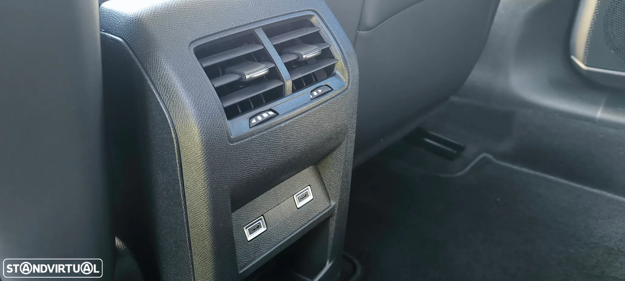 Peugeot 408 1.2 PureTech Allure Pack EAT8 - 38