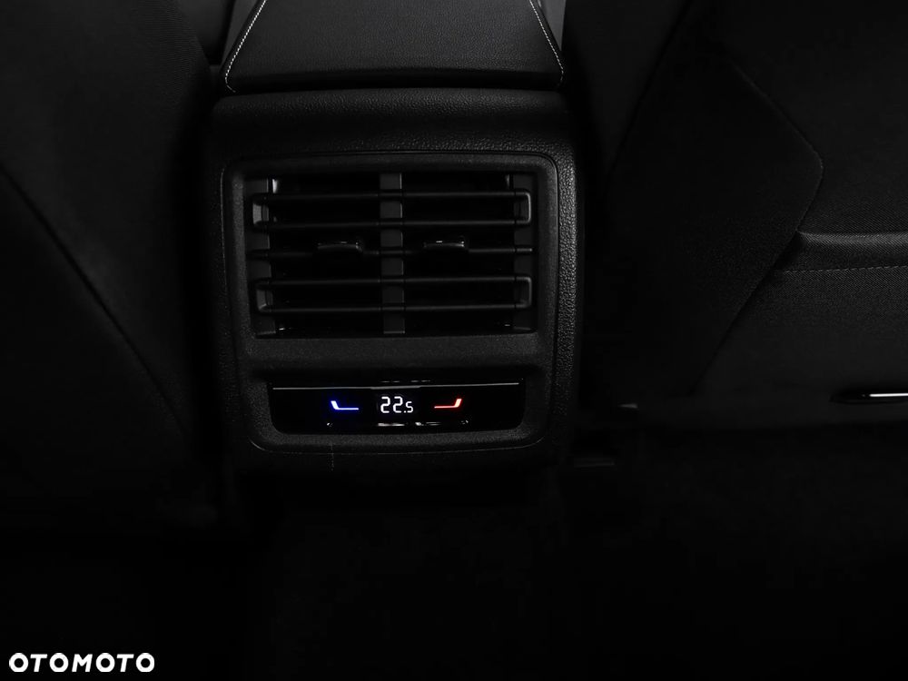 Volkswagen Golf Variant - 14