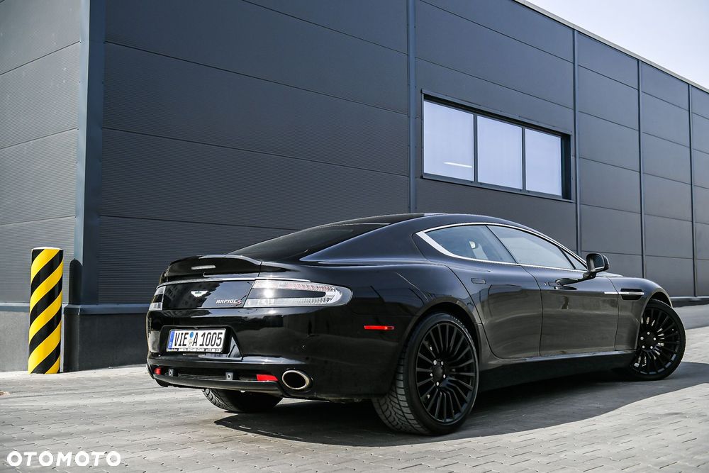 Aston Martin Rapide - 3