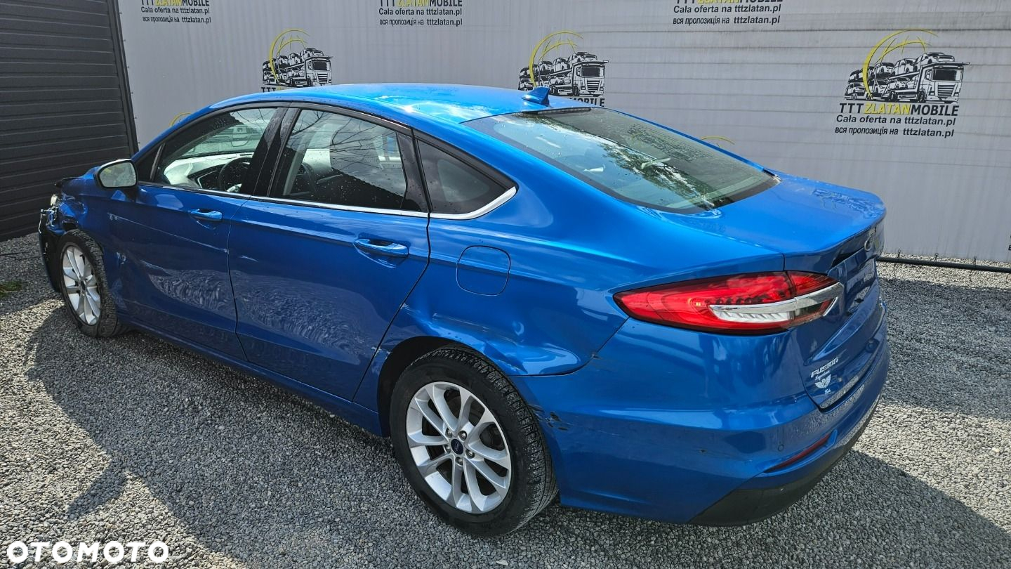 Ford Fusion - 22