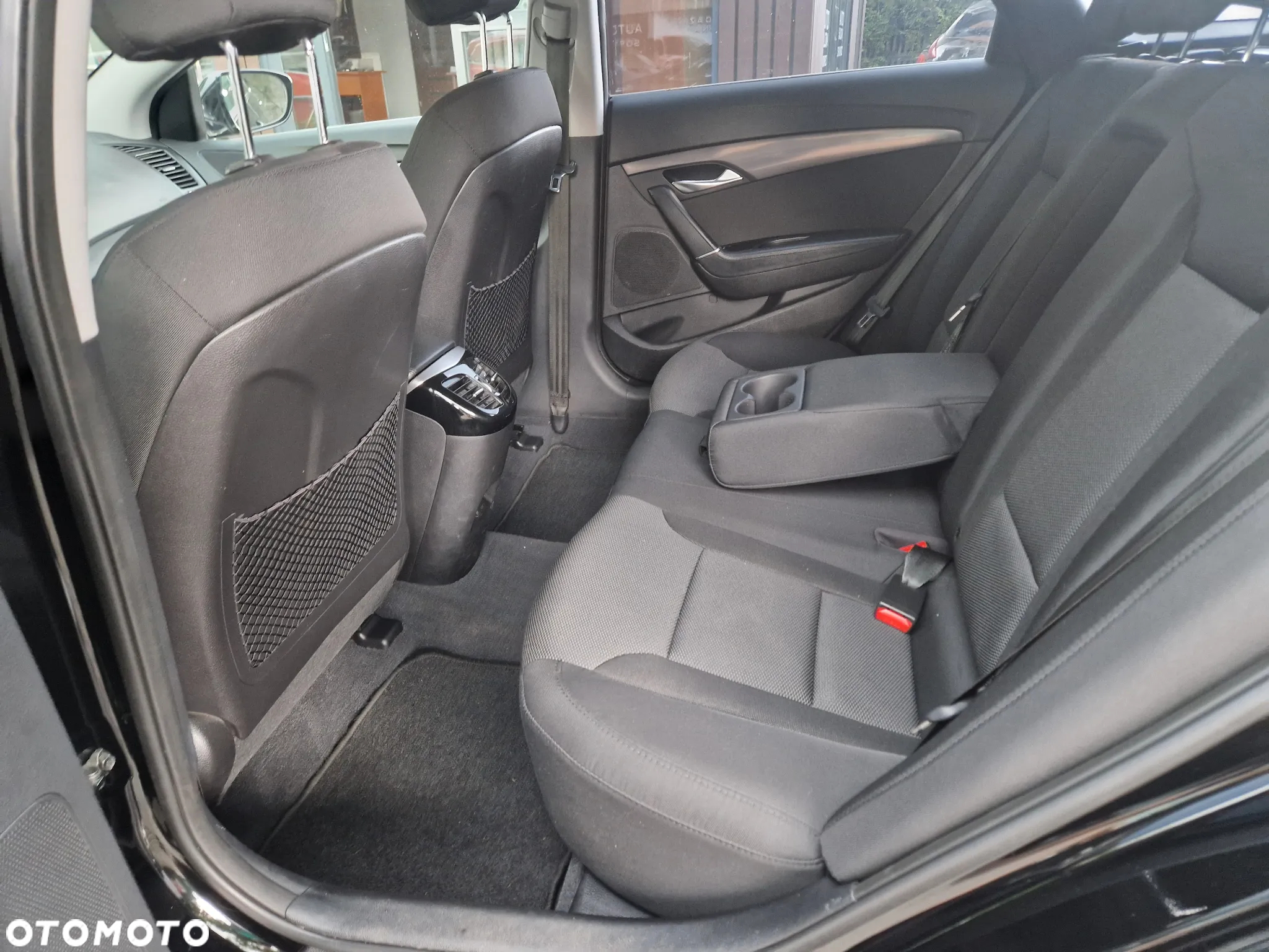 Hyundai i40 Kombi blue 1.6 Family+ - 6