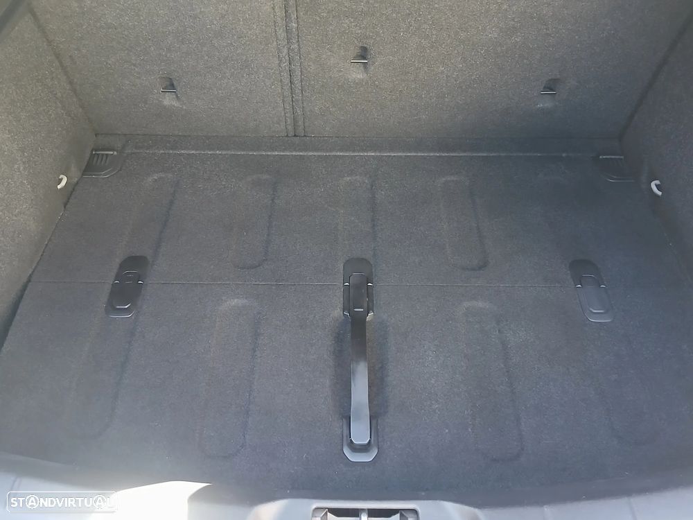 Volvo V40 1.6 D2 R-Design - 40