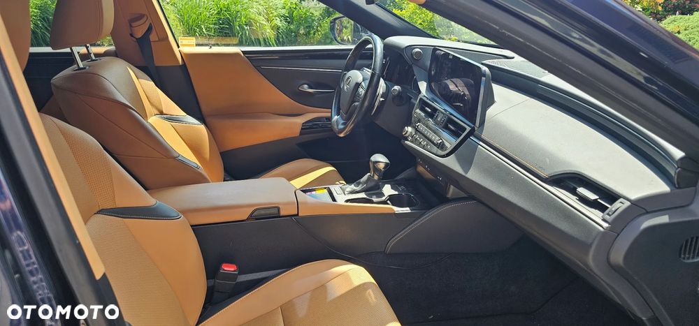 Lexus ES - 8