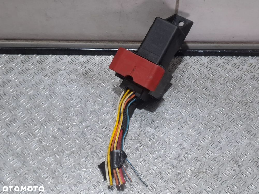 Przekaźnik świec żarowych Iveco Daily 2018 rok nr 0281003167 - 1