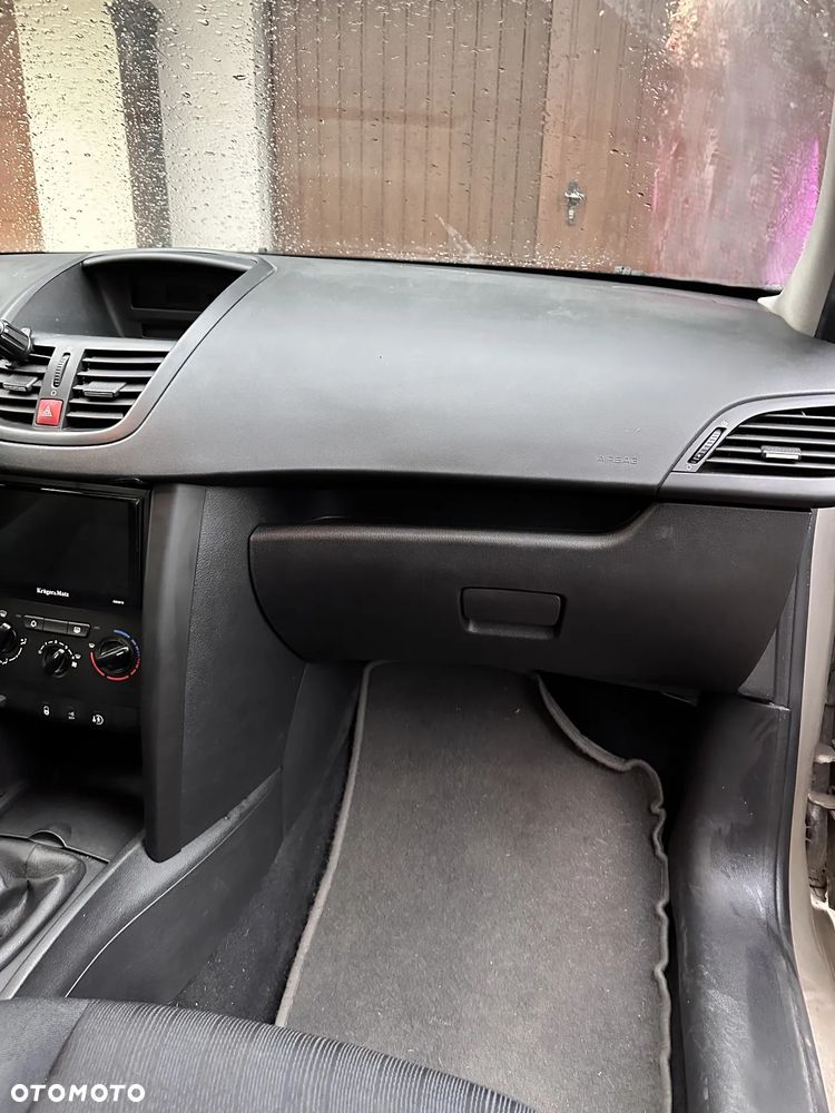 Peugeot 207 1.4 HDi Presence - 9