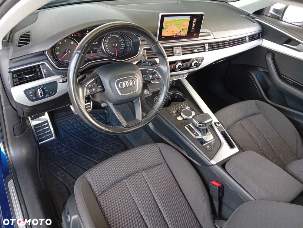 Audi A4 Limousine - 11