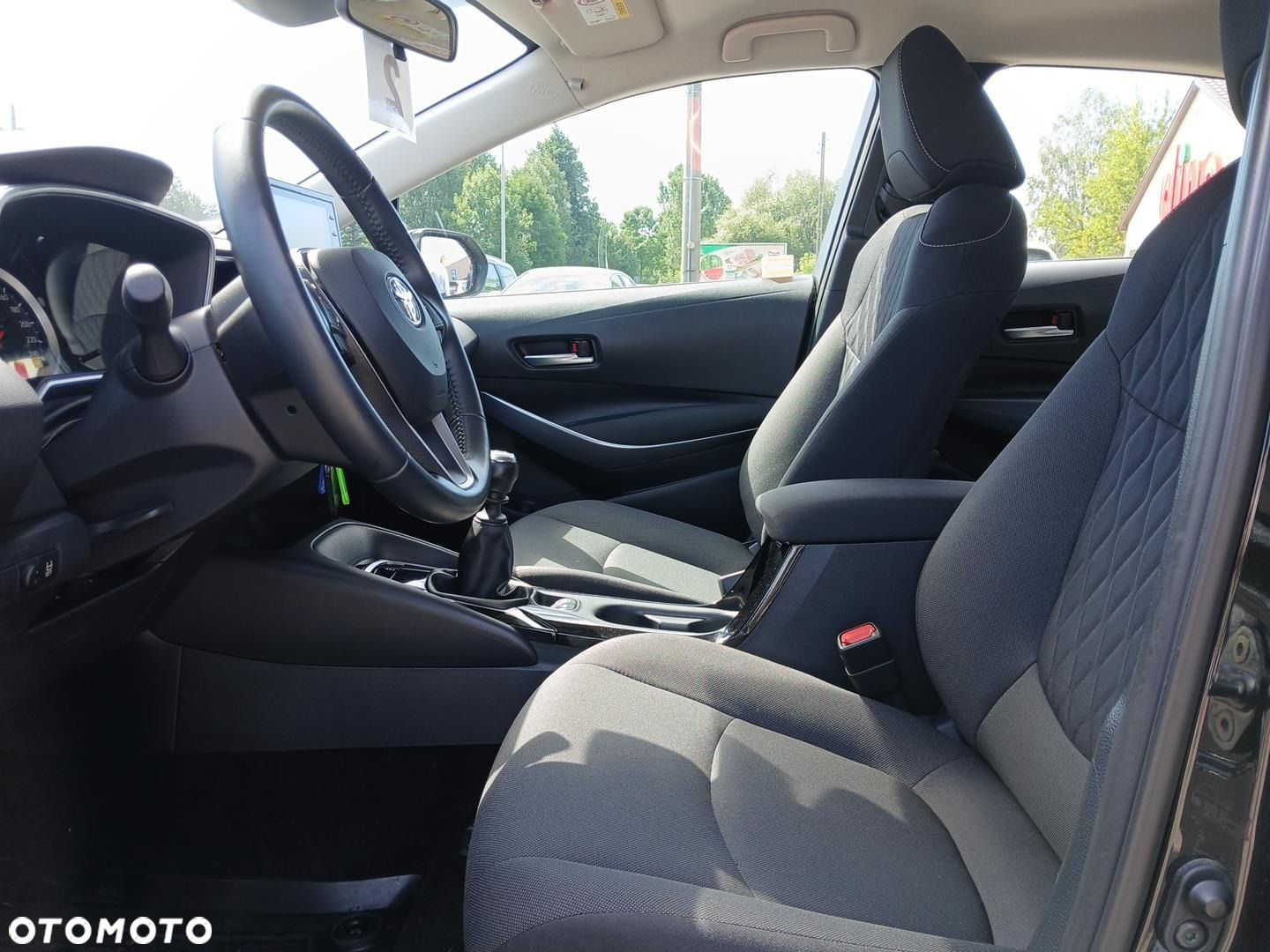 Toyota Corolla - 10