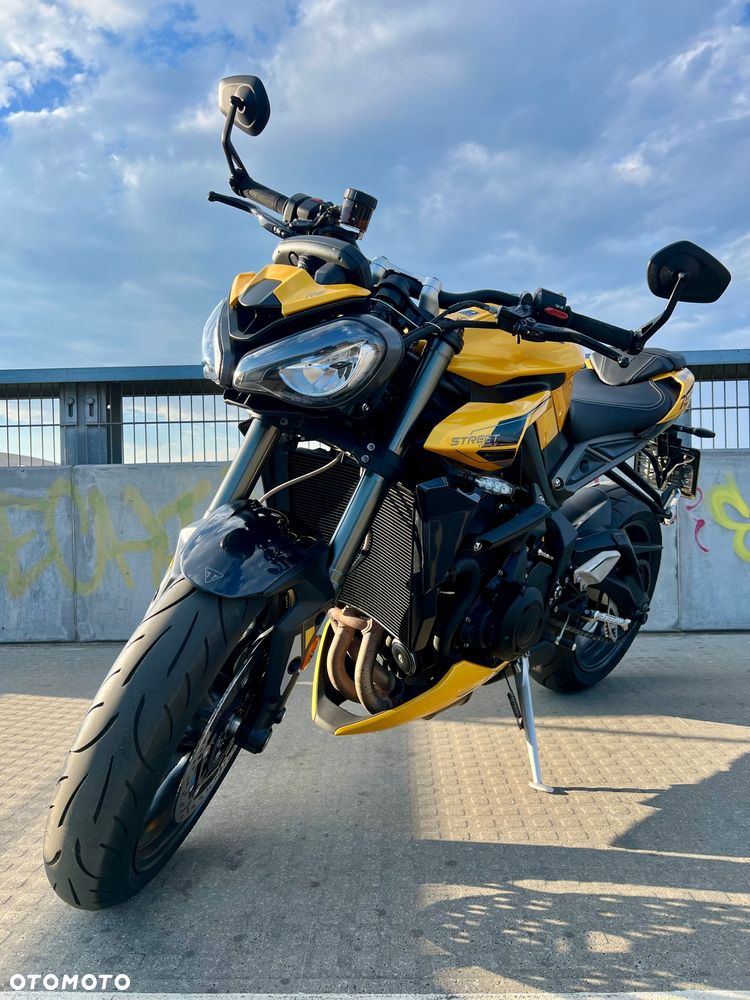 Triumph Street Triple - 7