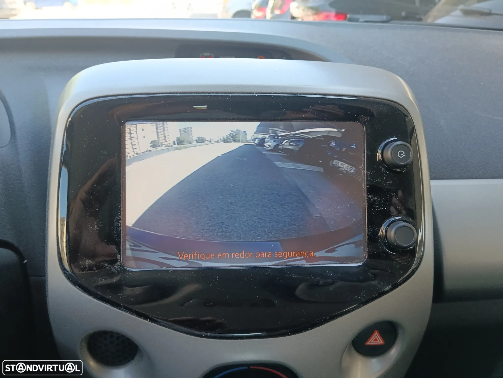 Toyota Aygo 1.0 X-Play Plus MM - 11