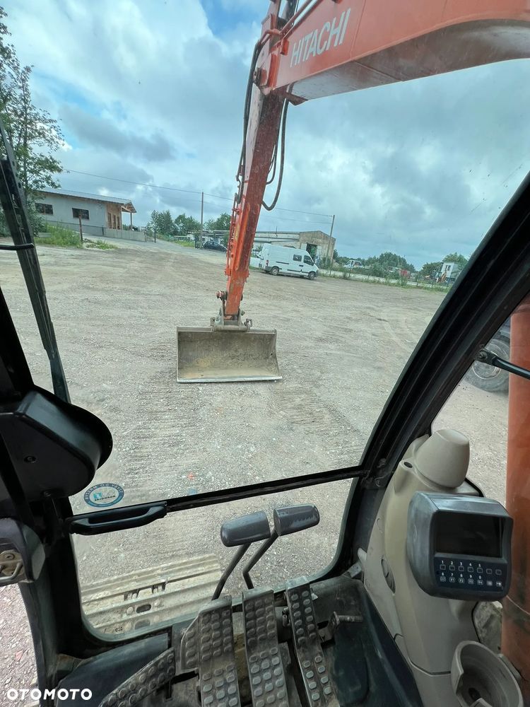 Hitachi ZX135 US - 8