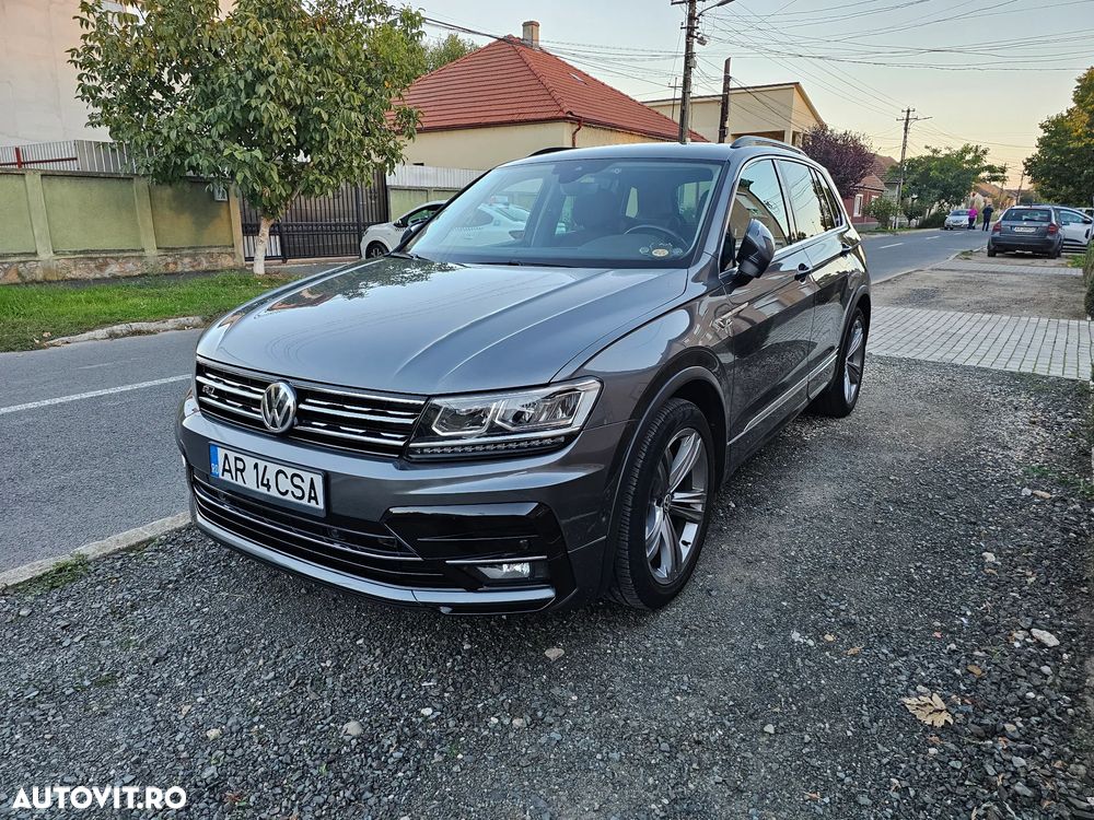 Volkswagen Tiguan - 1