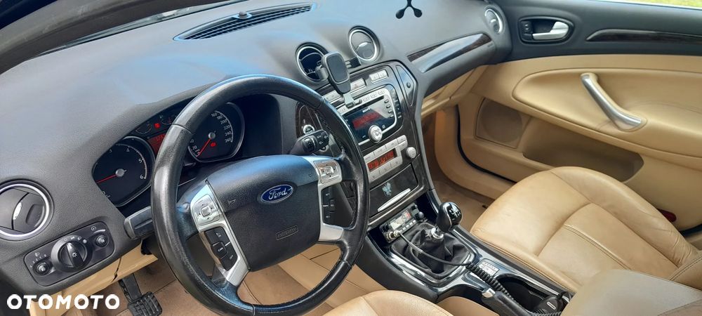 Ford Mondeo 2.0 TDCi Ghia - 4