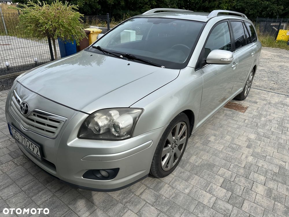 Toyota Avensis - 2