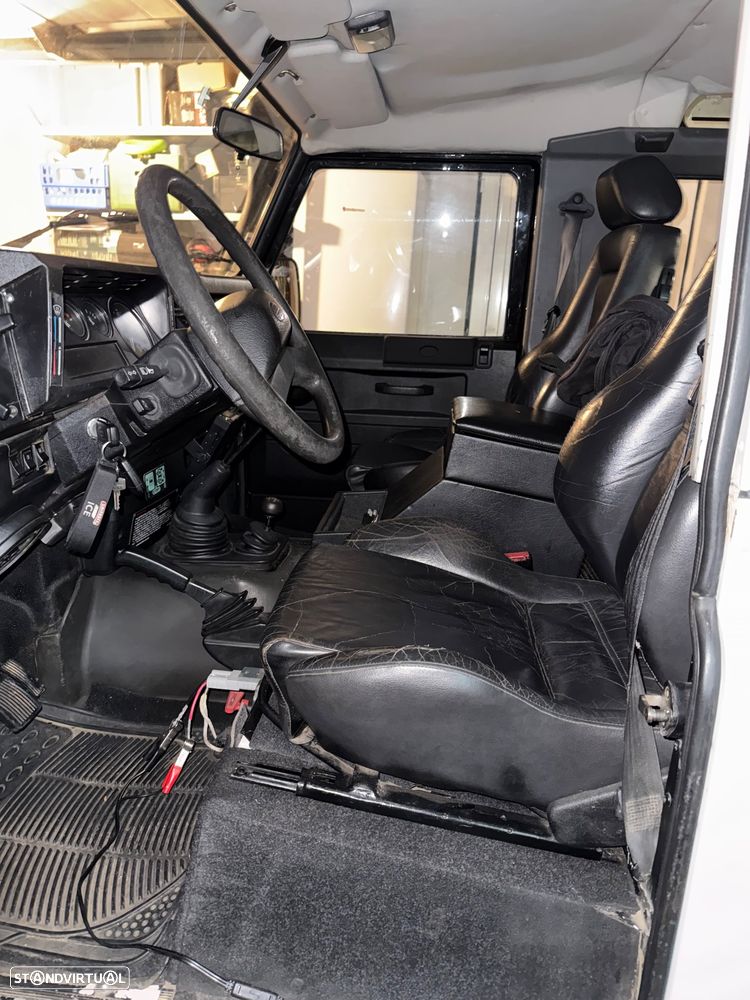 Land Rover Defender 90 2.5 TD5 Metal Top - 5