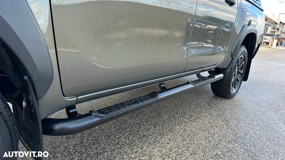 Toyota Hilux 2.8D 204CP 4x4 Double Cab AT Invincible Color Edition - 9