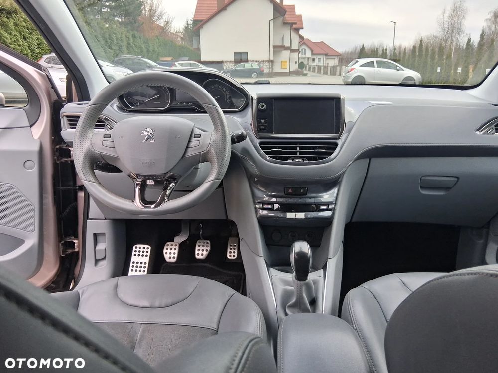 Peugeot 208 e-HDi 92 Stop&Start Style - 16