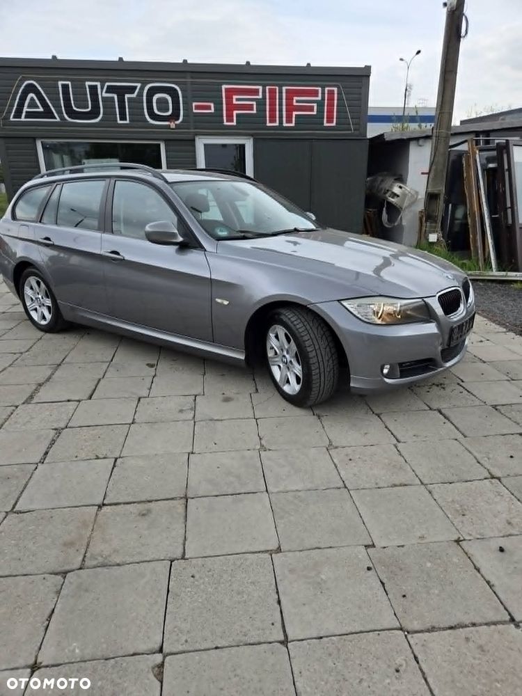BMW Seria 3 320i - 4