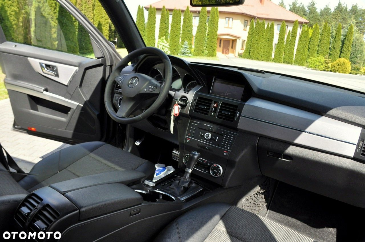 Mercedes-Benz GLK - 25